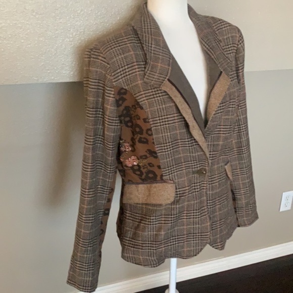 𝅺Anvrdie (Angels never die) brown plaid mixed design and beaded placket jacket - Picture 8 of 11